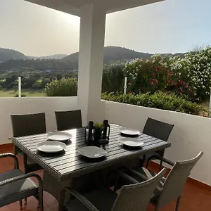 https://luxury-and-secluded-apartment-set-in-valle-romano.1costadelsol.com